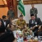 Gubernur Aceh Meminpin Rapat Umum Pemegang Saham bersama Bupati dan Walikota di pendopo Gubernur.