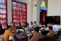 Wakil Bupati Aceh Jaya, Muslem D, SE, menerima audiensi bersama para pendamping Program Keluarga Harapan (PKH) di ruang rapat Pendopo Bupati Aceh Jaya, Senin (13/4/2026).