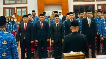 Safwandi Lantik 5 Pejabat Eselon II, Dorong Kinerja Birokrasi Lebih Optimal
